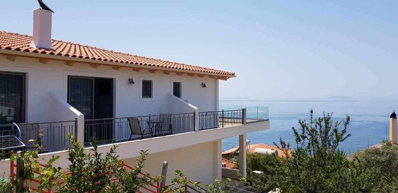 First House Apartment Himare Exterior photo